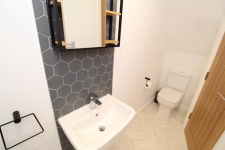 5 bedroom Detached house to let in Claude Street, Dunkirk, Nottingham, NG7