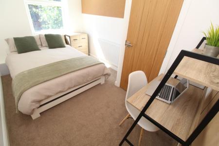 5 bedroom Detached house to let in Claude Street, Dunkirk, Nottingham, NG7