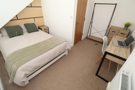 5 bedroom Detached house to let in Claude Street, Dunkirk, Nottingham, NG7