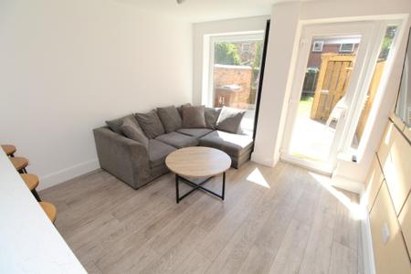 5 bedroom Detached house to let in Claude Street, Dunkirk, Nottingham, NG7