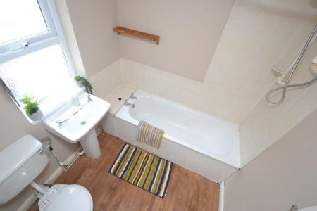 4 bedroom Detached house to let in Ella Road, West Bridgford, NG2