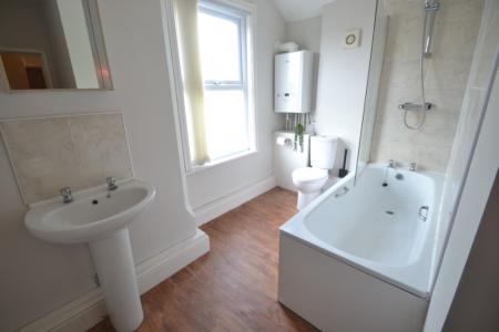 5 bedroom Detached house to let in Epperstone Road, West Bridgford, NG2