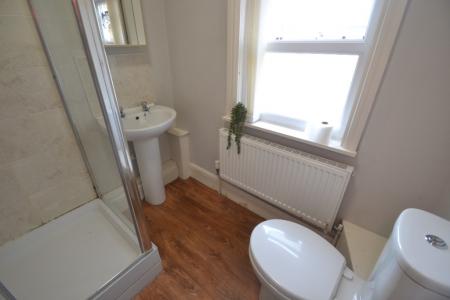 5 bedroom Detached house to let in Epperstone Road, West Bridgford, NG2