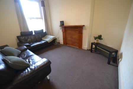 5 bedroom Detached house to let in Epperstone Road, West Bridgford, NG2