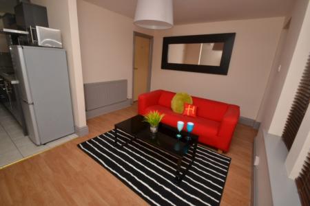 2 bedroom Flat to let in Exeter Road, Nottingham, NG7