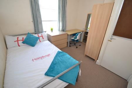 4 bedroom Terraced House to let in Harley Street, Lenton, Nottingham, NG7