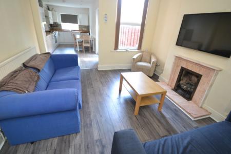 6 bedroom Detached house to let in Harrington Drive, Lenton, Nottingham, NG7