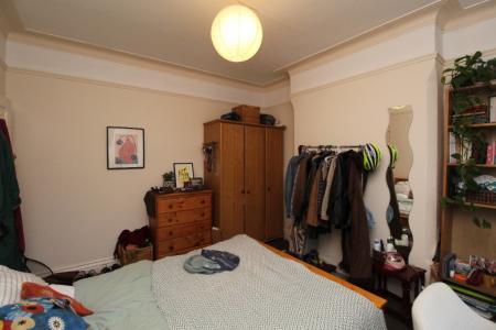 4 bedroom Terraced House to let in Harrington Drive, Lenton, Nottingham, NG7