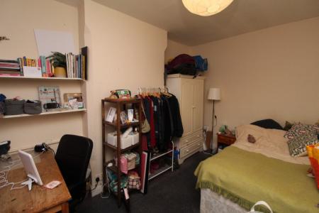 4 bedroom Terraced House to let in Harrington Drive, Lenton, Nottingham, NG7