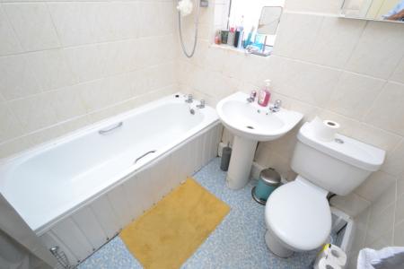 4 bedroom Terraced House to let in Harrington Drive, Lenton, Nottingham, NG7