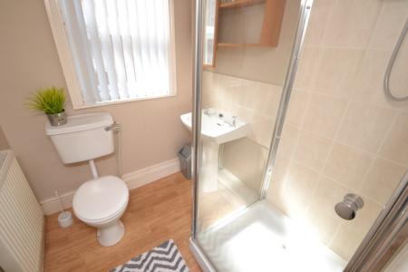 4 bedroom Semi-detached house to let in Hawksworth Road, West Bridgford, NG2