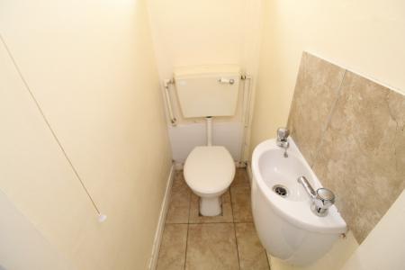 4 bedroom Semi-detached house to let in Highfield Road, Dunkirk, Nottingham, NG7