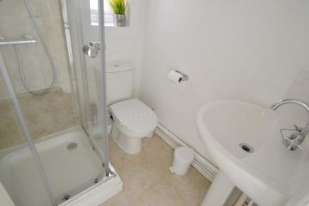 6 bedroom Detached house to let in Johnson Road, Lenton, Nottingham, NG7