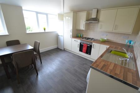 4 bedroom Detached house to let in Millicent Road, West Bridgford, NG2