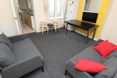 5 bedroom Semi-detached house to let in Montpelier Road, Dunkirk, Nottingham, NG7