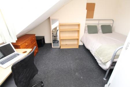 5 bedroom Semi-detached house to let in Montpelier Road, Dunkirk, Nottingham, NG7