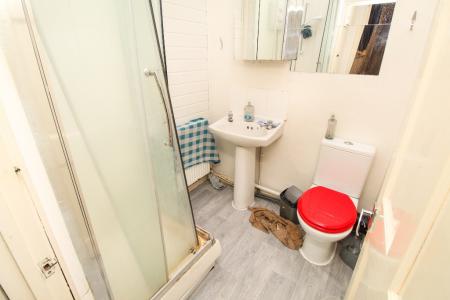 4 bedroom Flat to let in Montpelier Road (4 Bed), Dunkirk, Nottingham, NG7