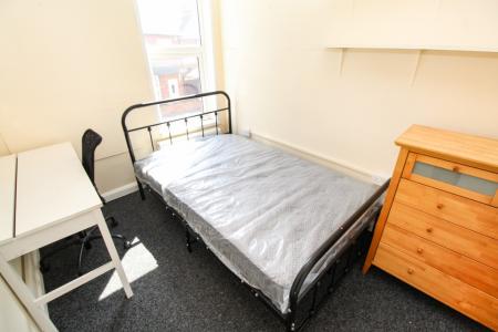 4 bedroom Flat to let in Montpelier Road (4 Bed), Dunkirk, Nottingham, NG7