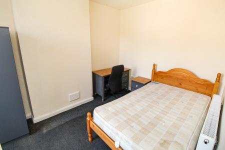 5 bedroom Flat to let in Montpelier Road, Dunkirk, Nottingham, NG7