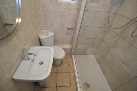 3 bedroom Flat to let in Mount Hooton Road, Nottingham, NG7