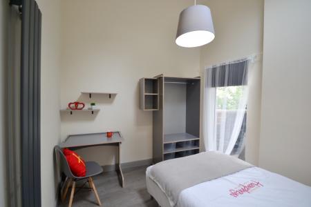 8 bedroom Flat to let in Mount Hooton Road, Arboretum, Nottingham, NG7