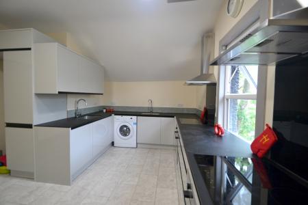 8 bedroom Flat to let in Mount Hooton Road, Arboretum, Nottingham, NG7