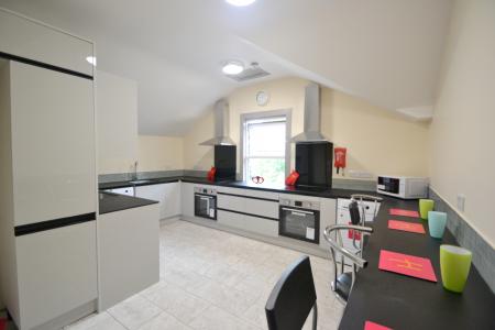 8 bedroom Flat to let in Mount Hooton Road, Arboretum, Nottingham, NG7