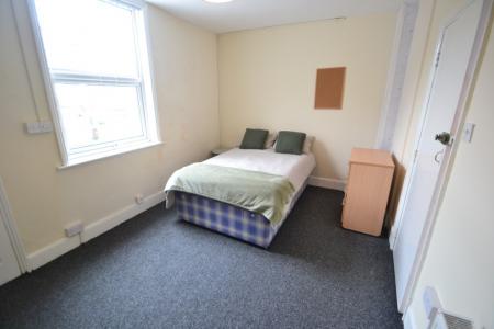 4 bedroom Semi-detached house to let in Osmaston Street, Lenton, Nottingham, NG7