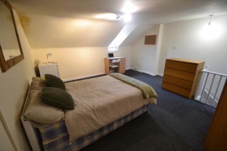 4 bedroom Semi-detached house to let in Osmaston Street, Lenton, Nottingham, NG7