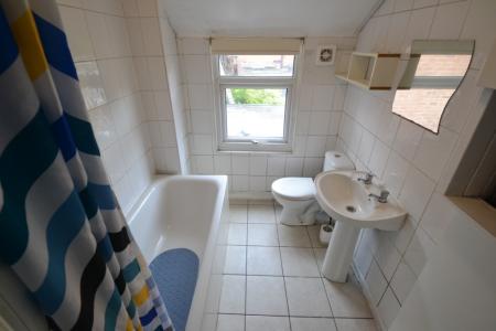 4 bedroom Semi-detached house to let in Osmaston Street, Lenton, Nottingham, NG7