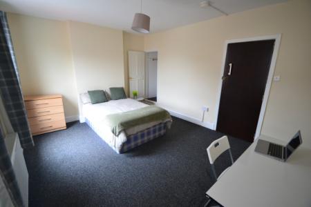 4 bedroom Semi-detached house to let in Osmaston Street, Lenton, Nottingham, NG7