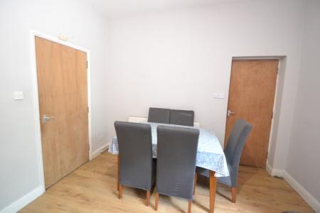 6 bedroom Semi-detached house to let in Sherwin Road, Lenton, Nottingham, NG7