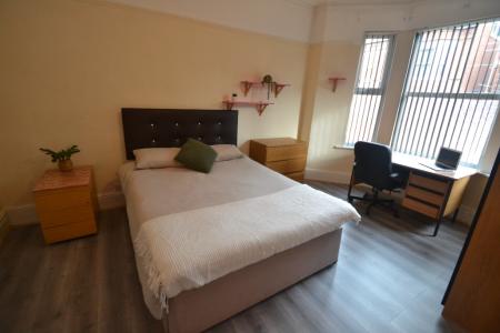 6 bedroom Semi-detached house to let in Sherwin Road, Lenton, Nottingham, NG7