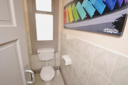 5 bedroom Semi-detached house to let in Shrewsbury Road, Nottingham, NG2