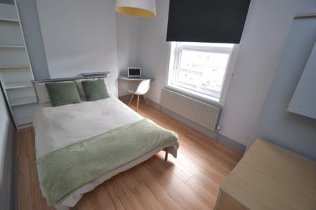 5 bedroom Semi-detached house to let in Shrewsbury Road, Nottingham, NG2