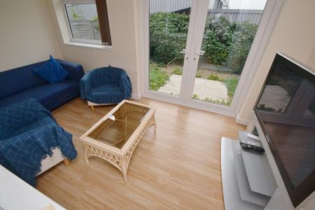 5 bedroom Semi-detached house to let in Allenfield Court, Park Road, Nottingham, NG7