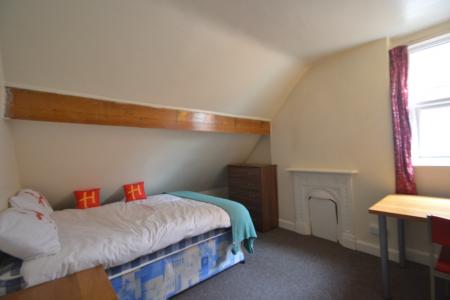 5 bedroom Semi-detached house to let in Derby Grove, Lenton, Nottingham, NG7