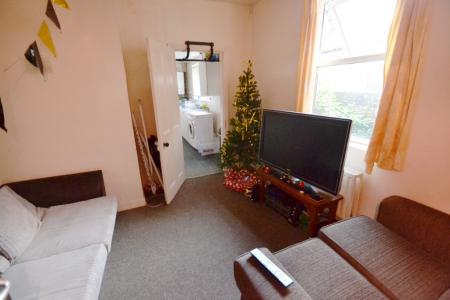 5 bedroom Detached house to let in Kimbolton Avenue, Lenton, Nottingham, NG7