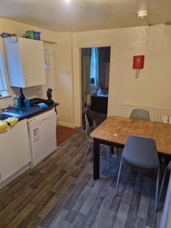 5 bedroom Detached house to let in Kimbolton Avenue, Lenton, Nottingham, NG7