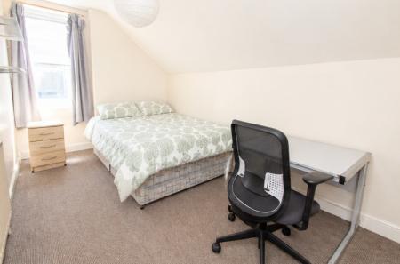 5 bedroom Detached house to let in Kimbolton Avenue, Lenton, Nottingham, NG7