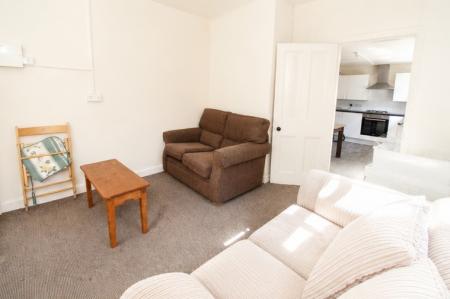 5 bedroom Detached house to let in Kimbolton Avenue, Lenton, Nottingham, NG7