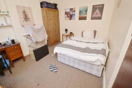 5 bedroom Detached house to let in Kimbolton Avenue, Lenton, Nottingham, NG7