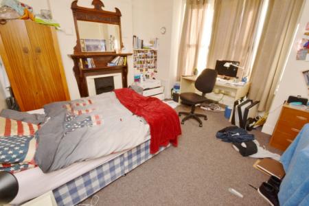 5 bedroom Detached house to let in Kimbolton Avenue, Lenton, Nottingham, NG7