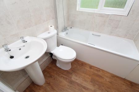 4 bedroom Semi-detached house to let in Marlborough Street, Dunkirk, Nottingham, NG7