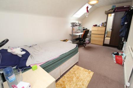 6 bedroom Semi-detached house to let in Lenton Boulevard, Lenton, Nottingham, NG7