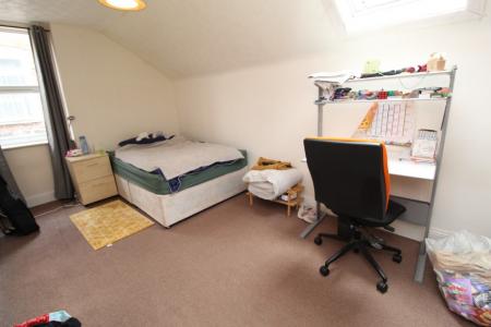 6 bedroom Semi-detached house to let in Lenton Boulevard, Lenton, Nottingham, NG7