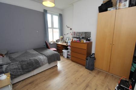 6 bedroom Semi-detached house to let in Lenton Boulevard, Lenton, Nottingham, NG7