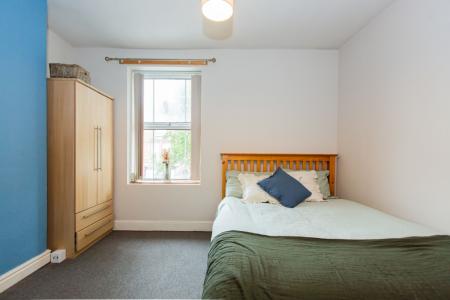 5 bedroom Detached house to let in Charnwood Grove, West Bridgford, NG2