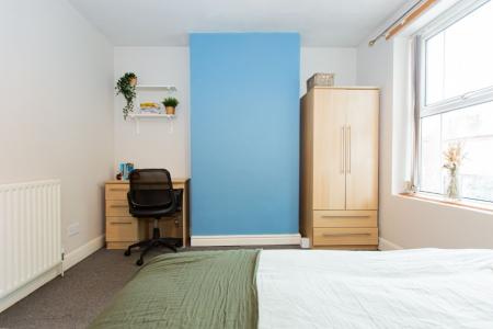 5 bedroom Detached house to let in Charnwood Grove, West Bridgford, NG2