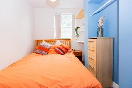 5 bedroom Detached house to let in Charnwood Grove, West Bridgford, NG2